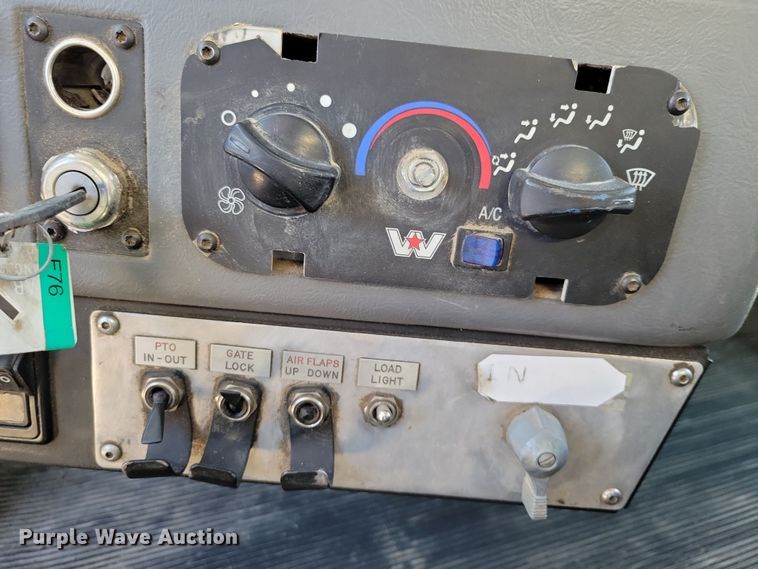 image for item NB9968 2006 Western Star 4900SA dump truck