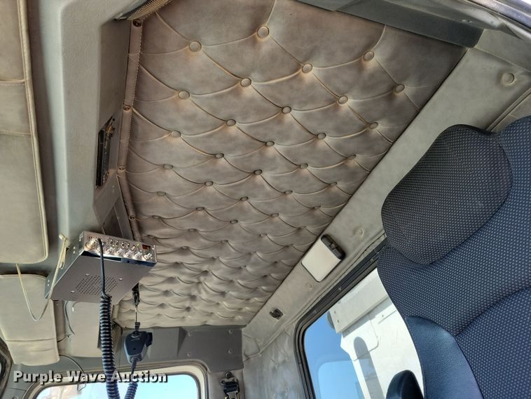 image for item NB9968 2006 Western Star 4900SA dump truck