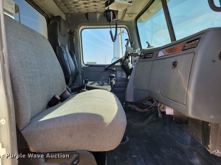 image for item NB9968 2006 Western Star 4900SA dump truck