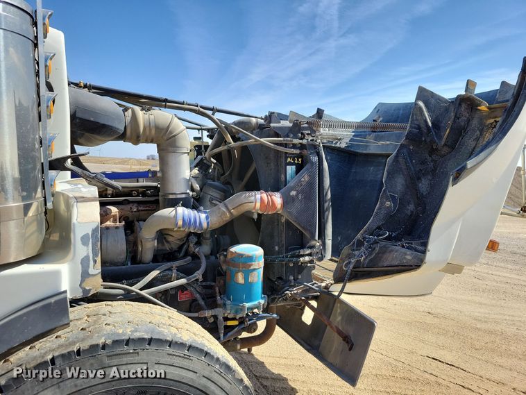 image for item NB9968 2006 Western Star 4900SA dump truck