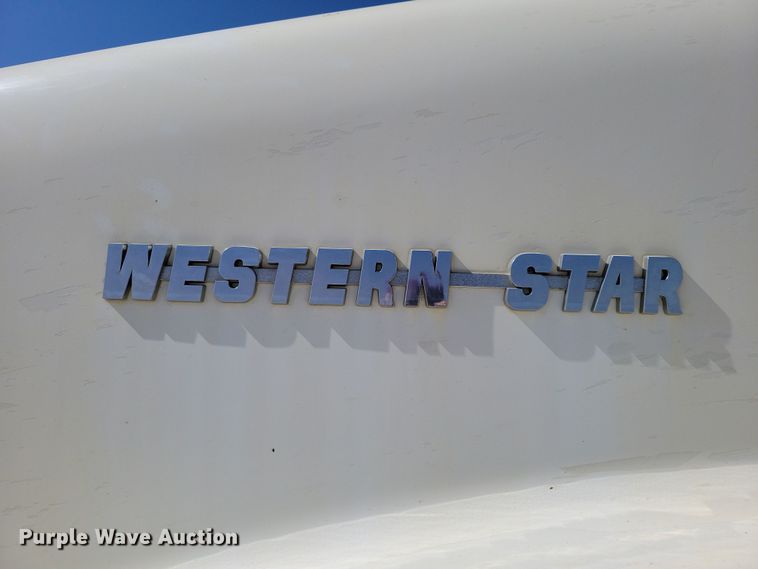 image for item NB9968 2006 Western Star 4900SA dump truck