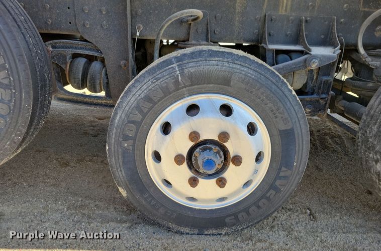 image for item NB9968 2006 Western Star 4900SA dump truck