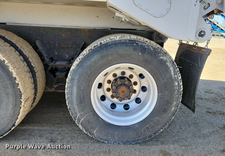 image for item NB9968 2006 Western Star 4900SA dump truck