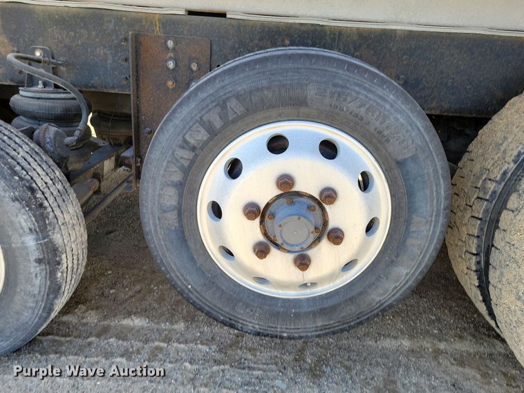 image for item NB9968 2006 Western Star 4900SA dump truck