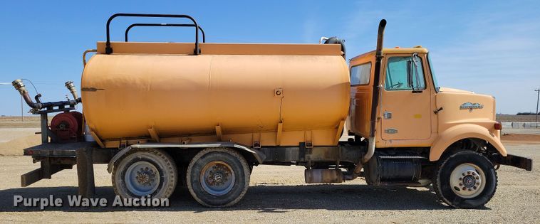 image for item NB9970 1979 Autocar Construcktor water truck