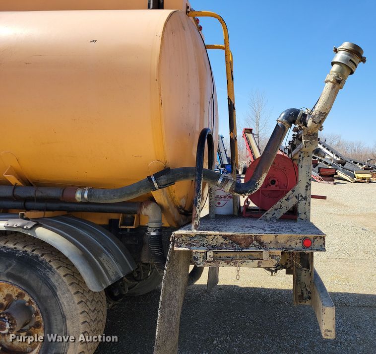 image for item NB9970 1979 Autocar Construcktor water truck