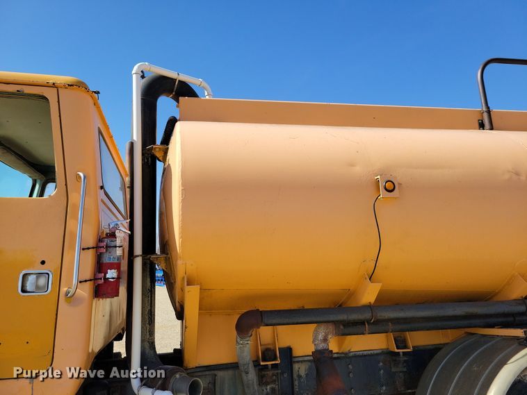 image for item NB9970 1979 Autocar Construcktor water truck