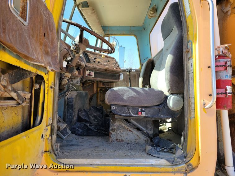 image for item NB9970 1979 Autocar Construcktor water truck