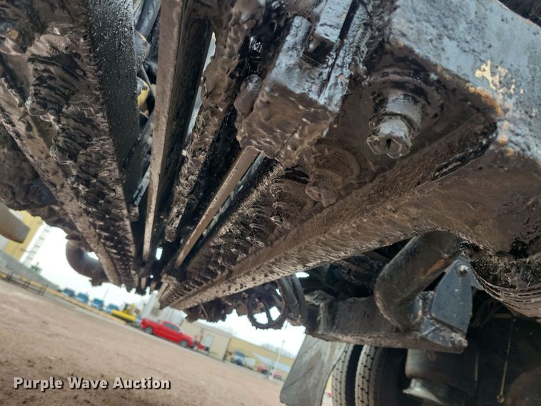 image for item NB9979 2005 Freightliner  Business Class M2 oil distributor truck