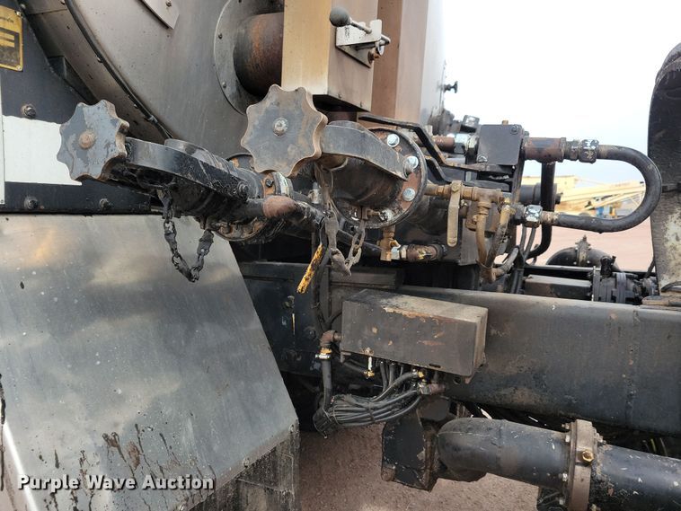 image for item NB9979 2005 Freightliner  Business Class M2 oil distributor truck