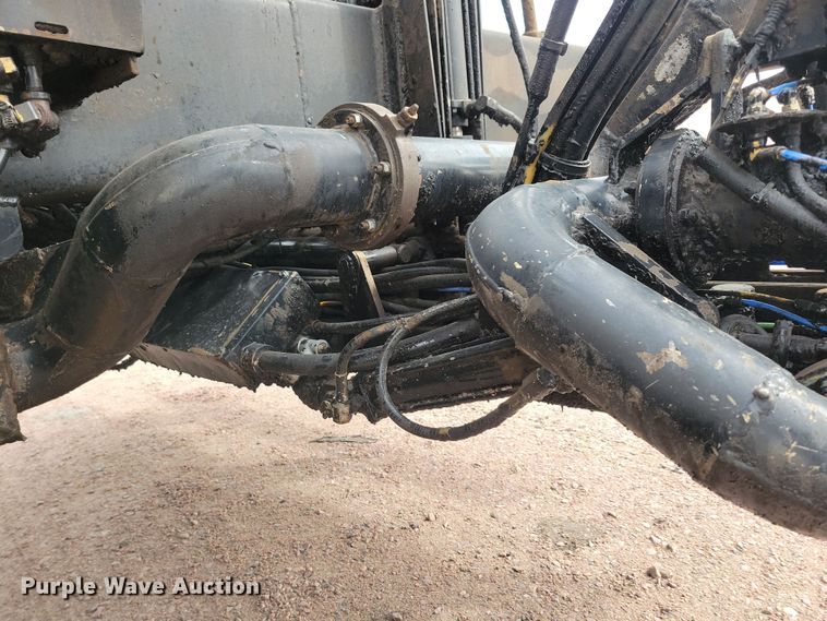 image for item NB9979 2005 Freightliner  Business Class M2 oil distributor truck