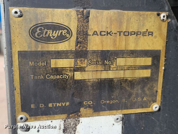 image for item NB9979 2005 Freightliner  Business Class M2 oil distributor truck