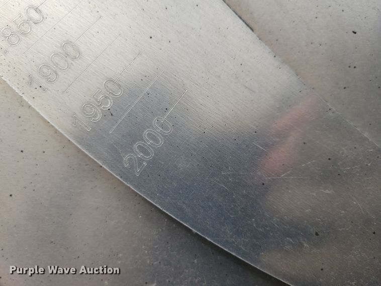 image for item NB9979 2005 Freightliner  Business Class M2 oil distributor truck