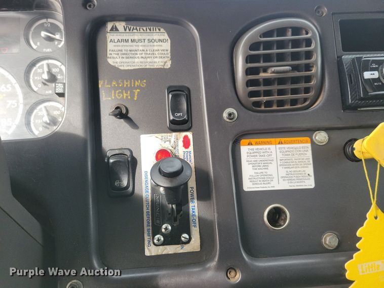 image for item NB9979 2005 Freightliner  Business Class M2 oil distributor truck