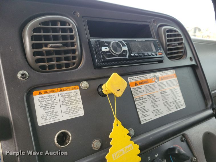 image for item NB9979 2005 Freightliner  Business Class M2 oil distributor truck