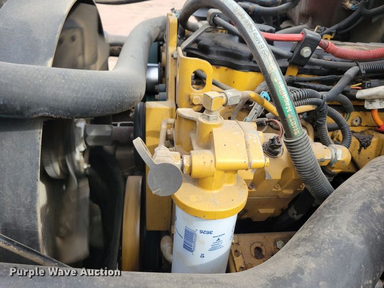 image for item NB9979 2005 Freightliner  Business Class M2 oil distributor truck