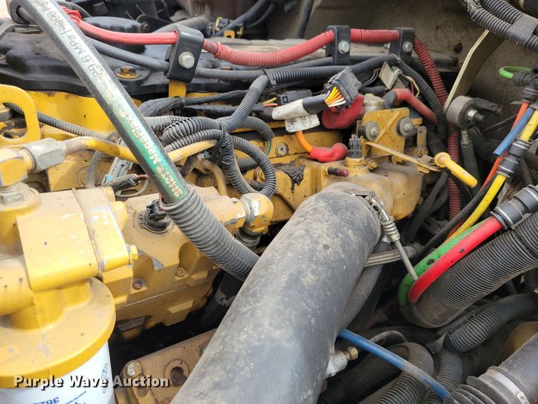 image for item NB9979 2005 Freightliner  Business Class M2 oil distributor truck