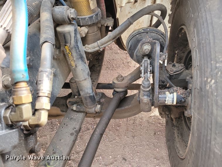 image for item NB9979 2005 Freightliner  Business Class M2 oil distributor truck