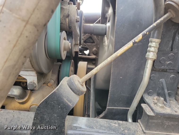 image for item NB9979 2005 Freightliner  Business Class M2 oil distributor truck