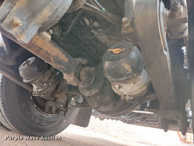 image for item NB9979 2005 Freightliner  Business Class M2 oil distributor truck