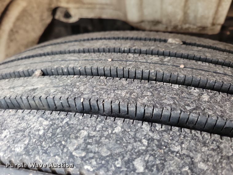 image for item NB9979 2005 Freightliner  Business Class M2 oil distributor truck