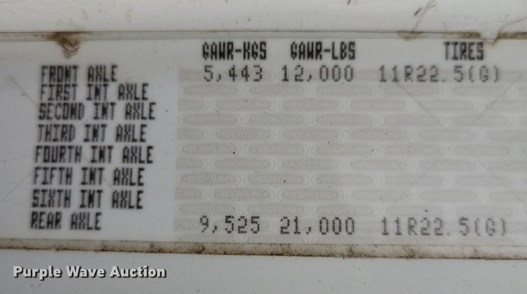 image for item NB9979 2005 Freightliner  Business Class M2 oil distributor truck