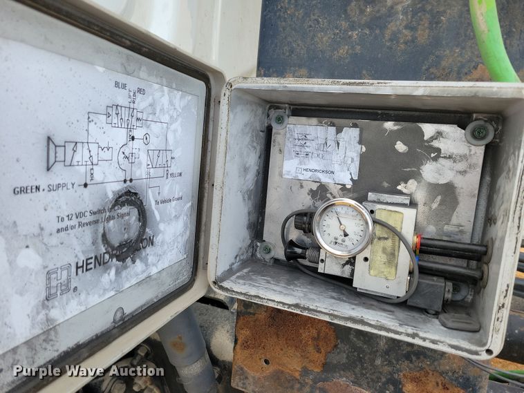 image for item NB9982 2014 Freightliner Cascadia 125 semi truck