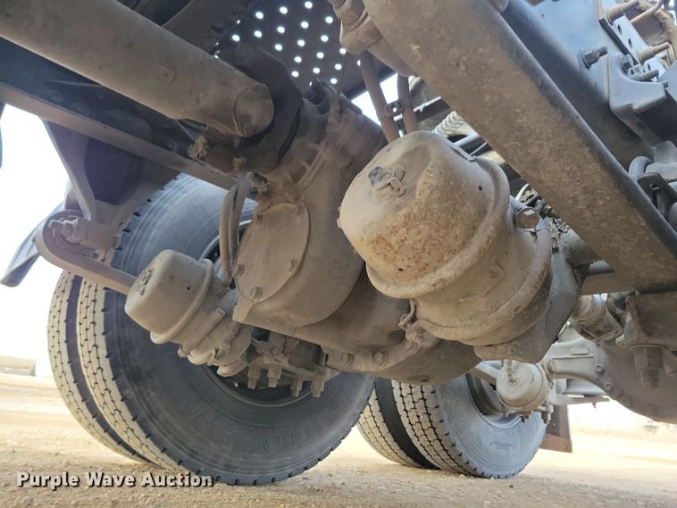 image for item NB9982 2014 Freightliner Cascadia 125 semi truck