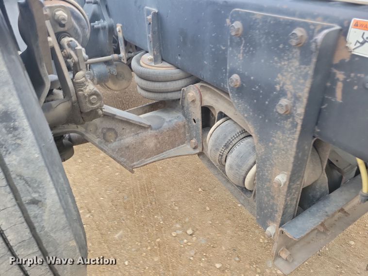 image for item NB9982 2014 Freightliner Cascadia 125 semi truck