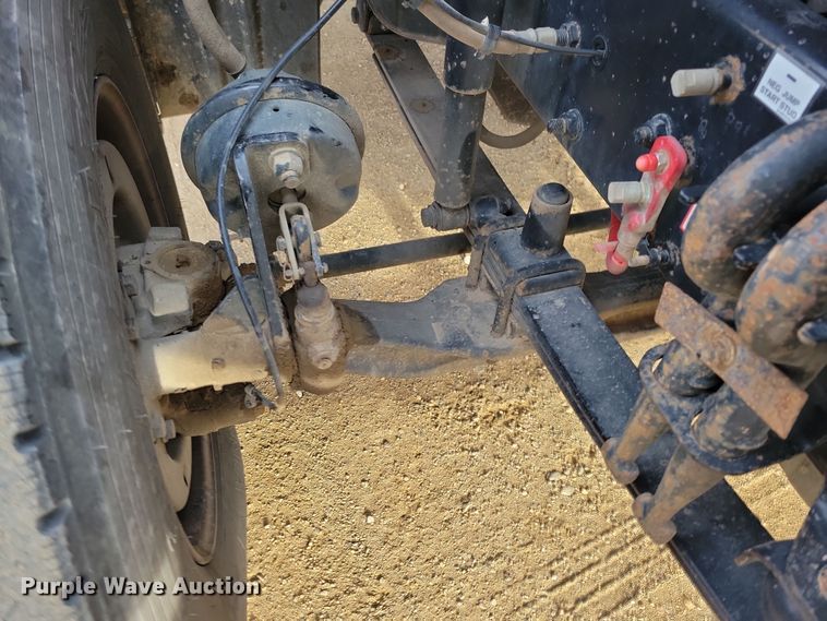 image for item NB9982 2014 Freightliner Cascadia 125 semi truck