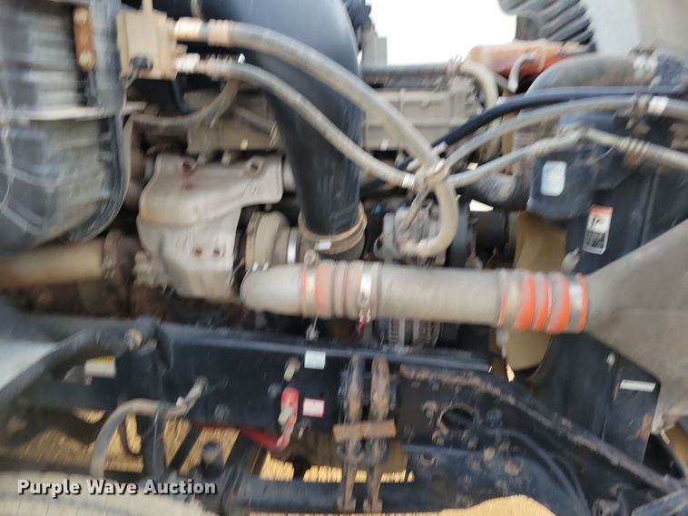 image for item NB9982 2014 Freightliner Cascadia 125 semi truck