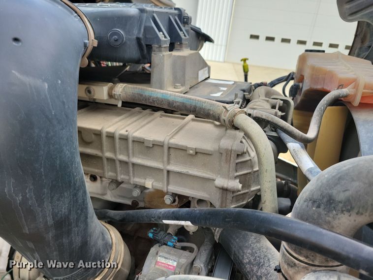 image for item NB9982 2014 Freightliner Cascadia 125 semi truck