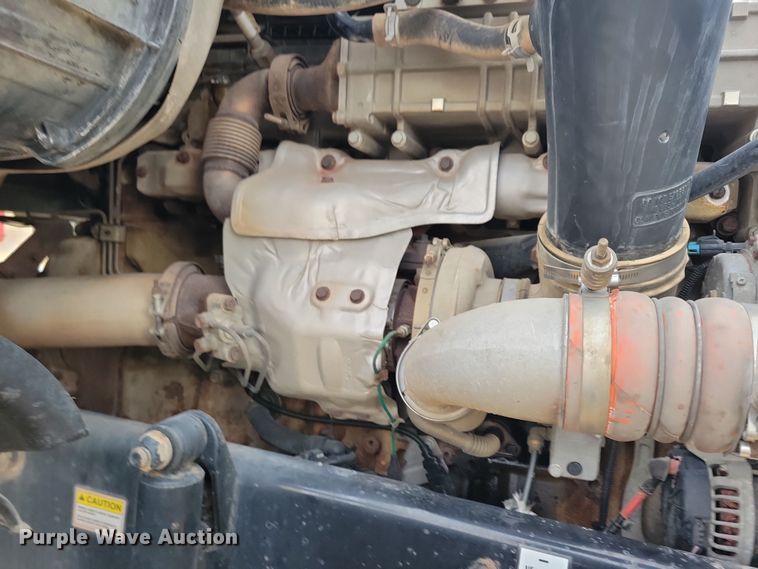 image for item NB9982 2014 Freightliner Cascadia 125 semi truck