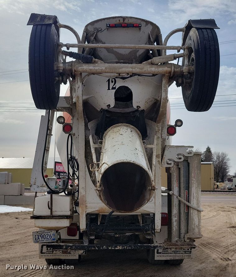 image for item NB9983 1991 Mack RD690S ready mix truck