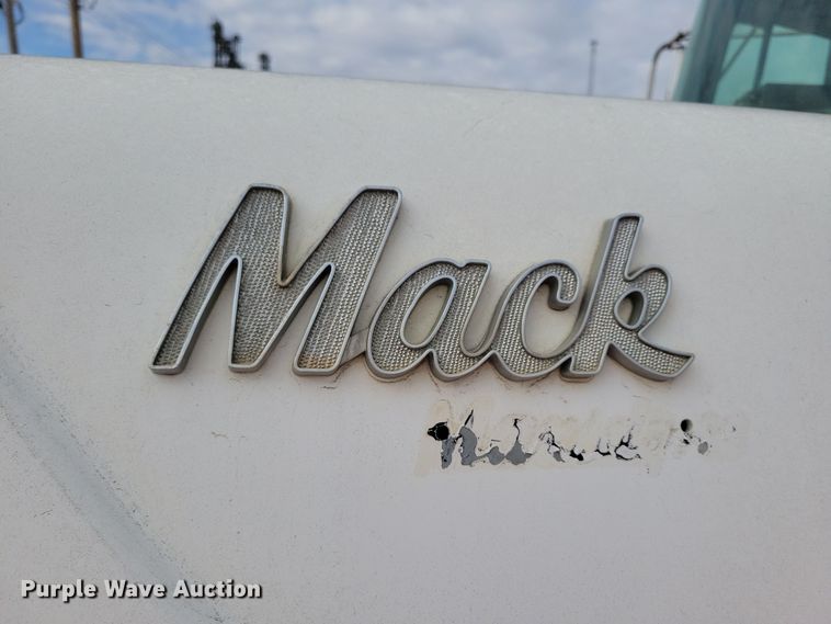 image for item NB9983 1991 Mack RD690S ready mix truck