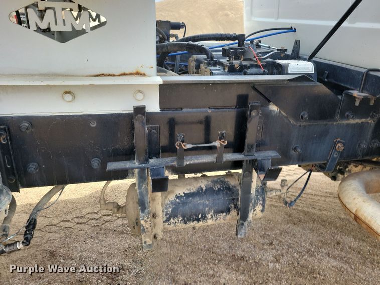 image for item NB9983 1991 Mack RD690S ready mix truck