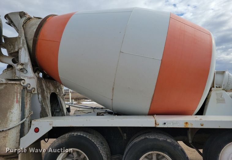 image for item NB9983 1991 Mack RD690S ready mix truck