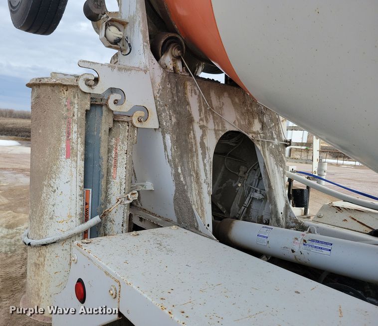 image for item NB9983 1991 Mack RD690S ready mix truck