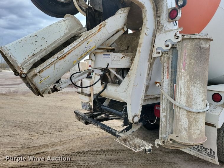 image for item NB9983 1991 Mack RD690S ready mix truck