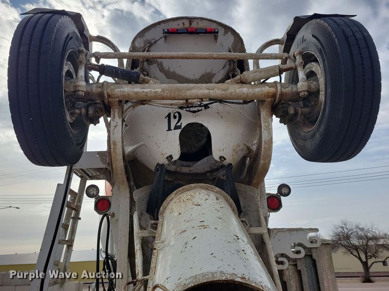 image for item NB9983 1991 Mack RD690S ready mix truck