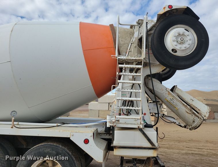 image for item NB9983 1991 Mack RD690S ready mix truck