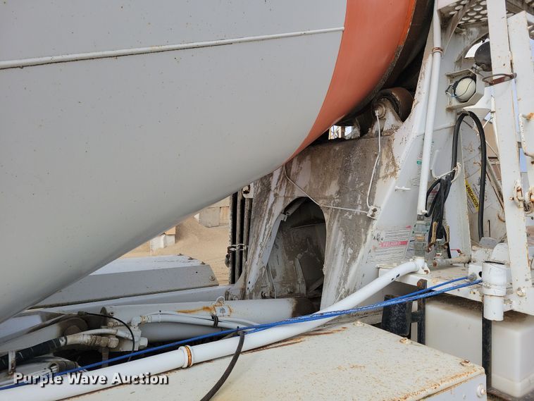 image for item NB9983 1991 Mack RD690S ready mix truck