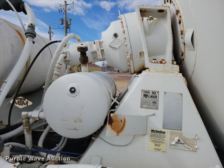 image for item NB9983 1991 Mack RD690S ready mix truck