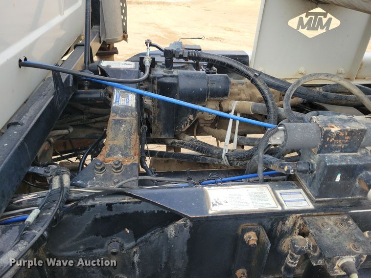 image for item NB9983 1991 Mack RD690S ready mix truck