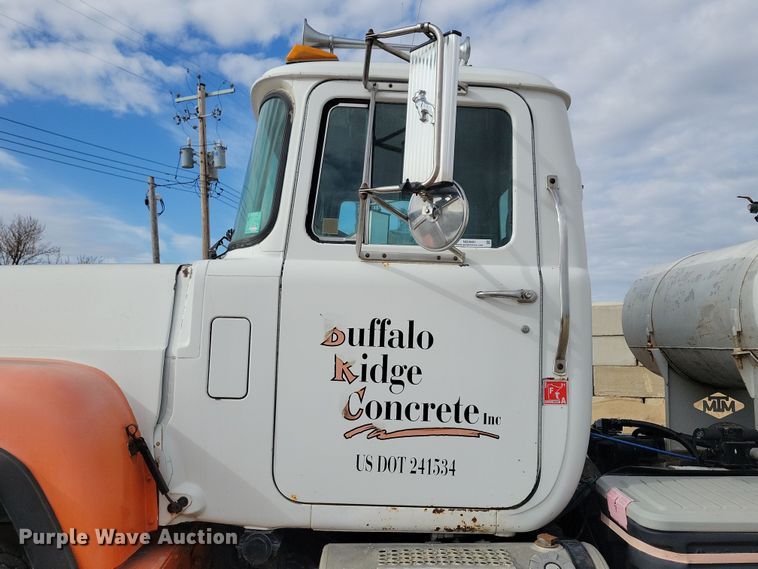 image for item NB9983 1991 Mack RD690S ready mix truck