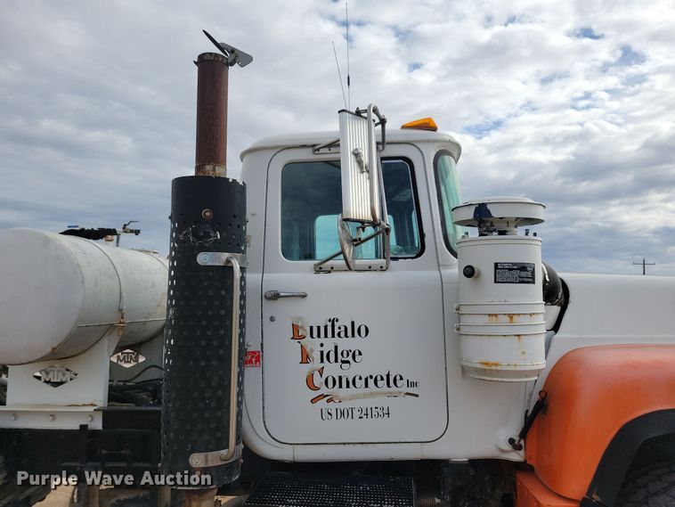 image for item NB9983 1991 Mack RD690S ready mix truck