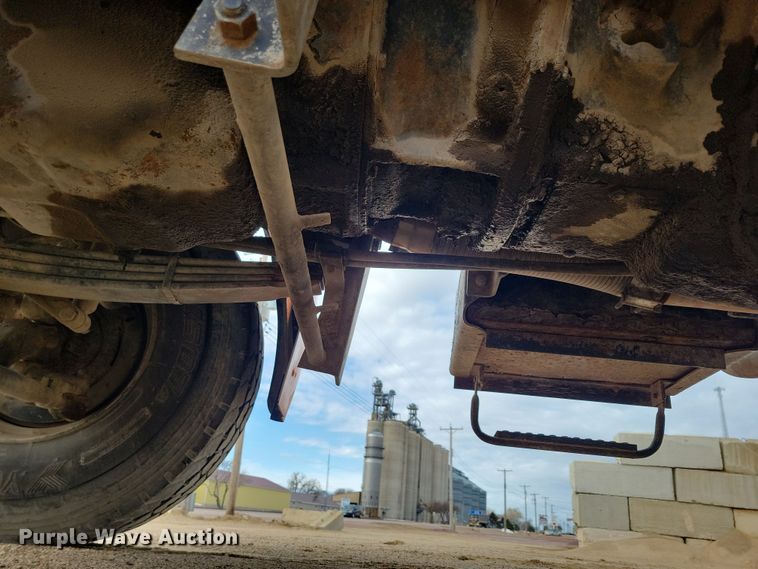 image for item NB9983 1991 Mack RD690S ready mix truck