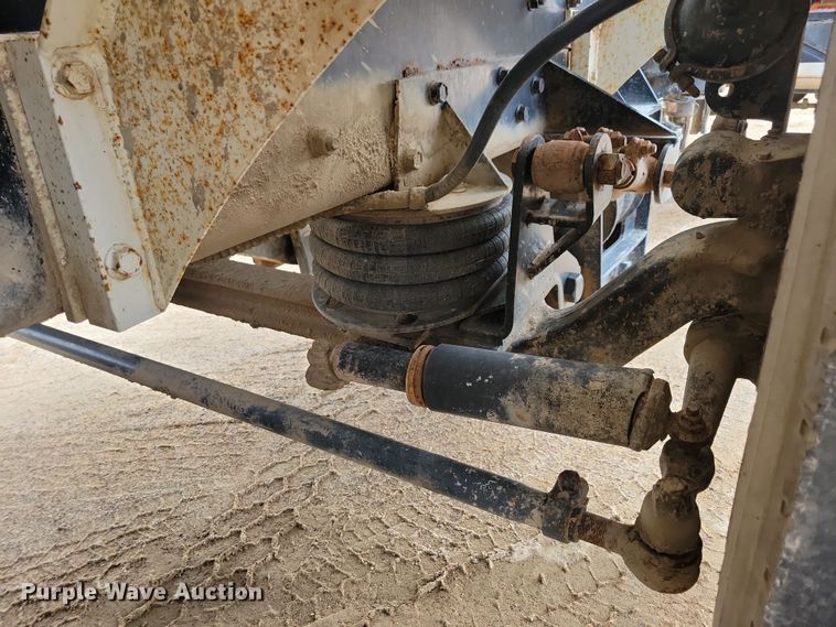 image for item NB9983 1991 Mack RD690S ready mix truck