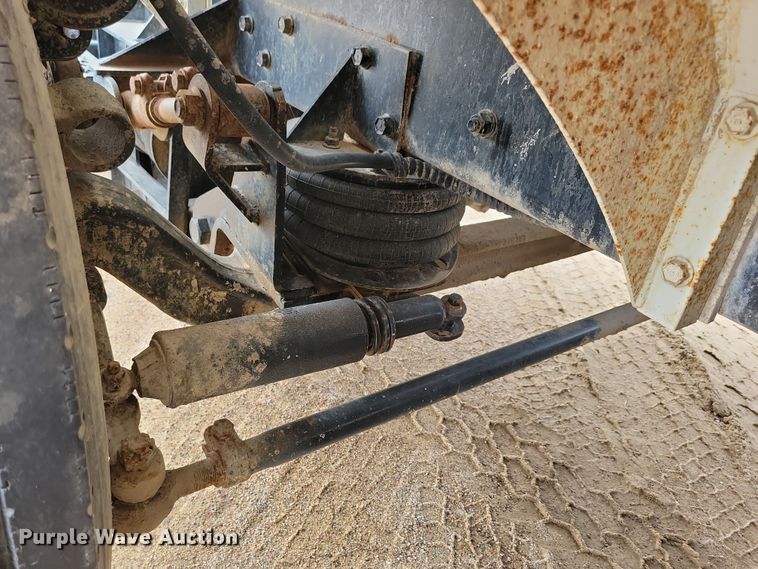 image for item NB9983 1991 Mack RD690S ready mix truck