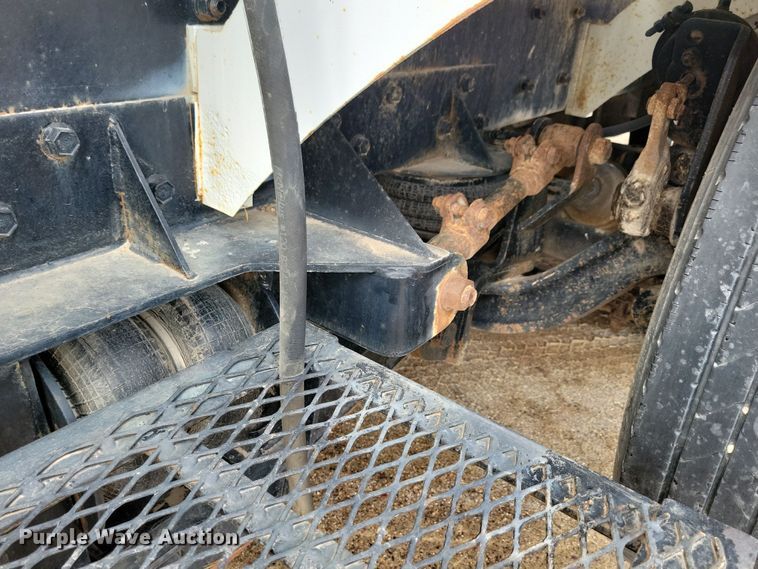 image for item NB9983 1991 Mack RD690S ready mix truck